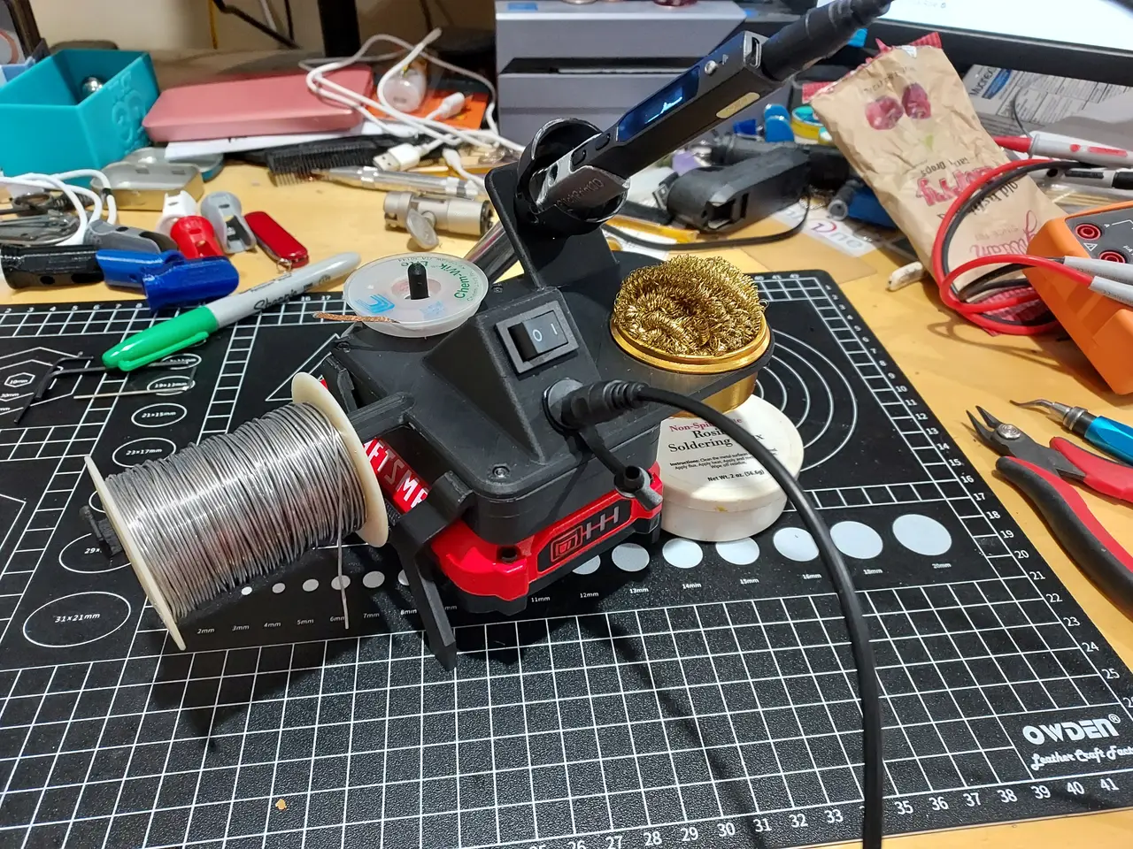 20V Craftsman Battery Adapter and Soldering Station — modelo 3D