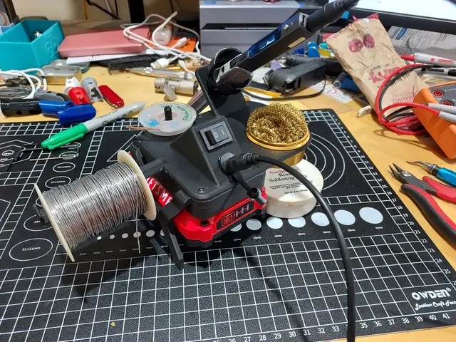 20V Craftsman Battery Adapter and Soldering Station — modelo 3D