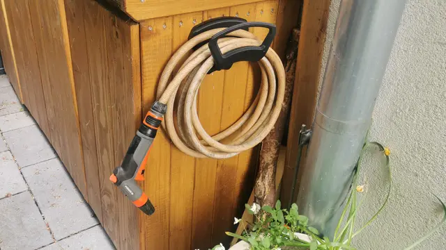 Garden Hose Holder - support free, 8 prepared sizes & parametric — modelo 3D