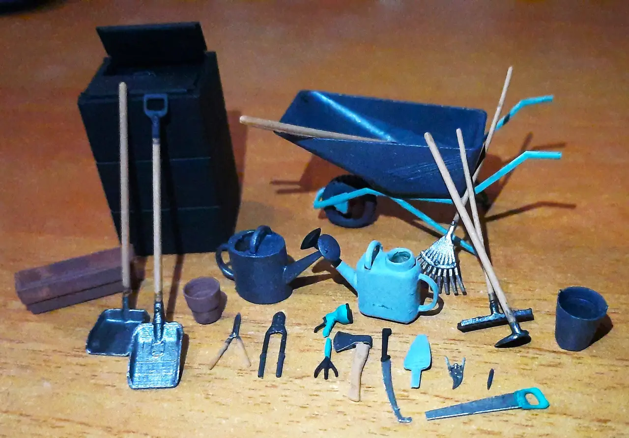 Gardening tools pack in scale — modelo 3D