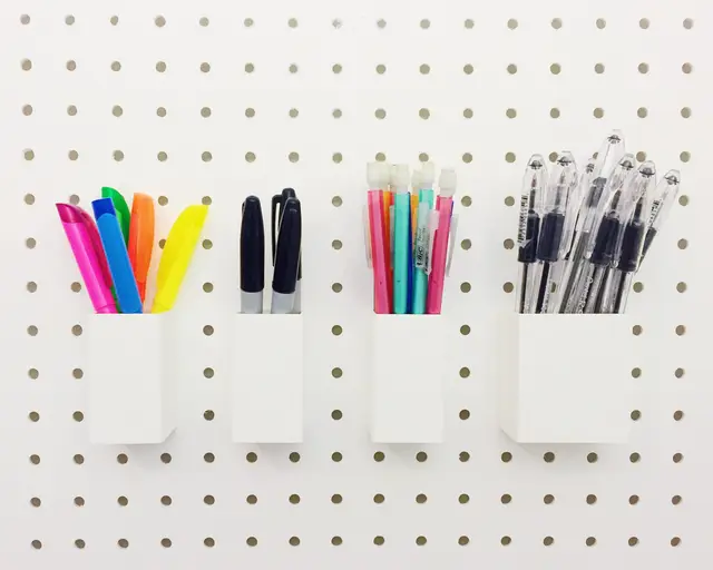 Customizable Holder (2-Peg) for Pegboards — modelo 3D