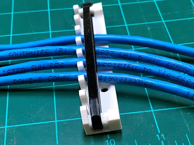 Network Cable Comb — modelo 3D