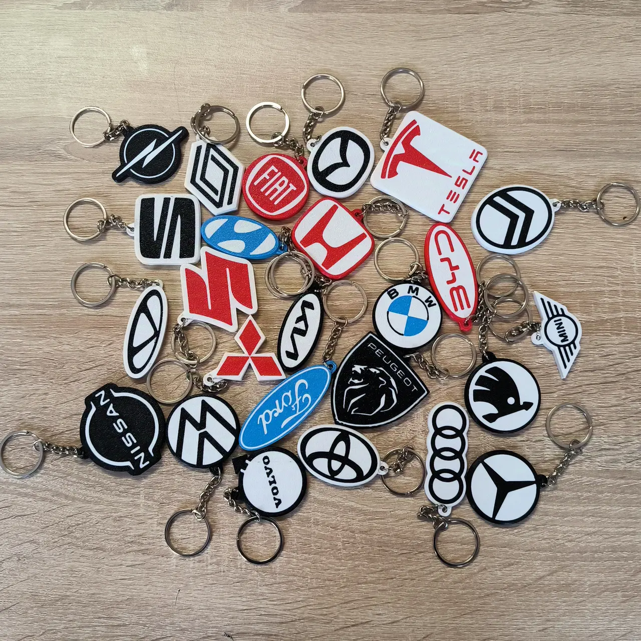 CAR LOGO KEYCHAINS — modelo 3D