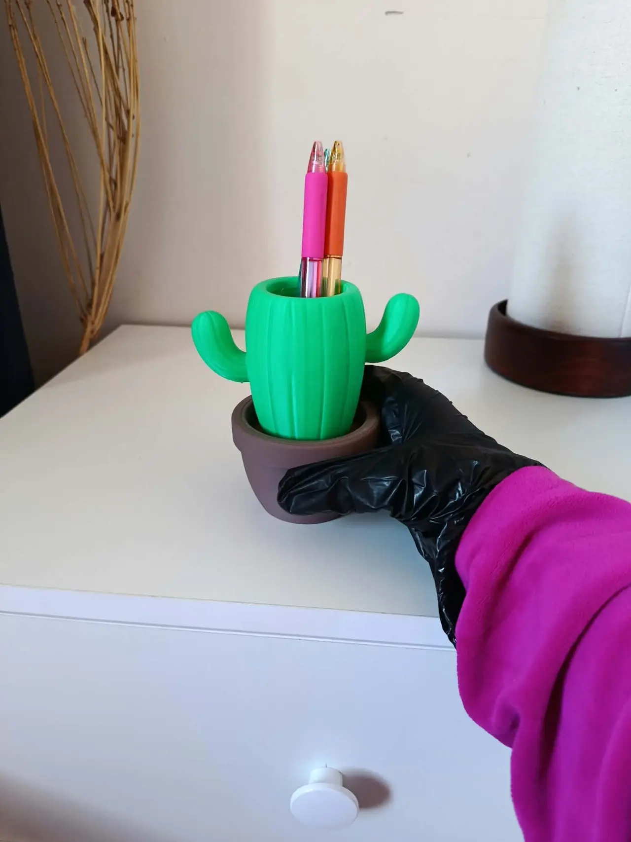 Cactus-shaped pen holder — modelo 3D
