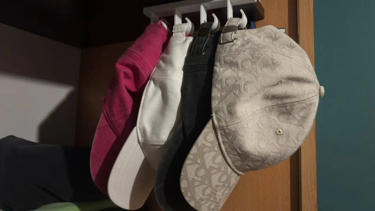 Wardrobe hat rack./Gardırop şapkalığı. — modelo 3D