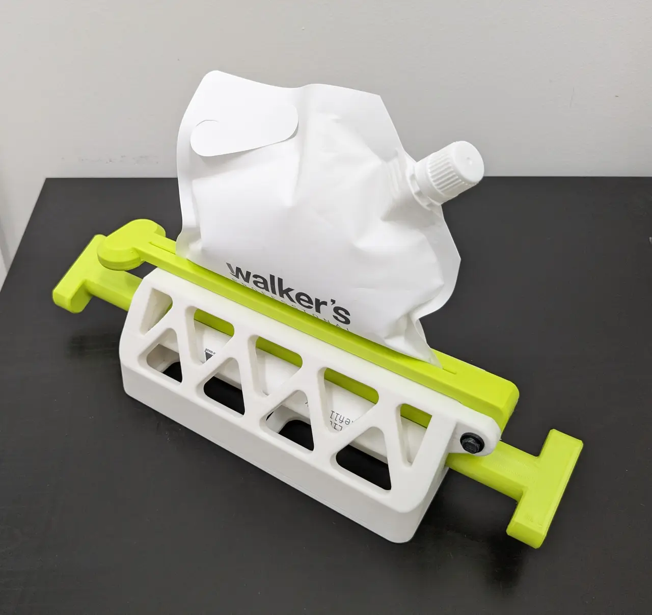 The Big Squeeze — modelo 3D
