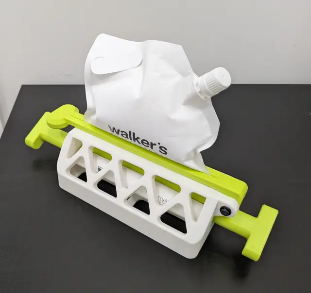 The Big Squeeze — modelo 3D
