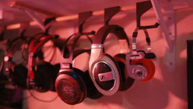 Headphone hanger system for 1/2 in dowel rods — modelo 3D