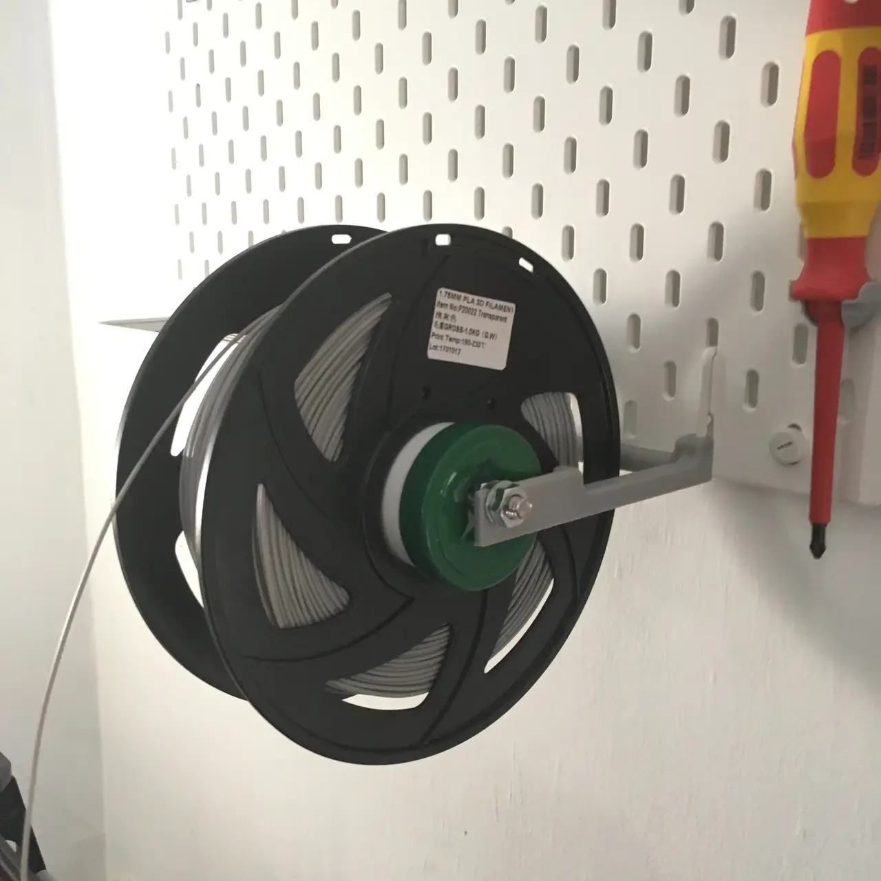 Spoolholder for Ikea Skadis Pegboard — modelo 3D