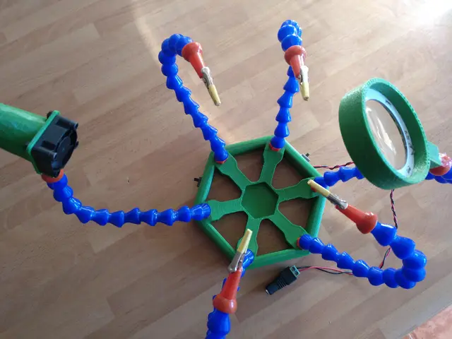 DIY Helping Hand Solder Tool — modelo 3D