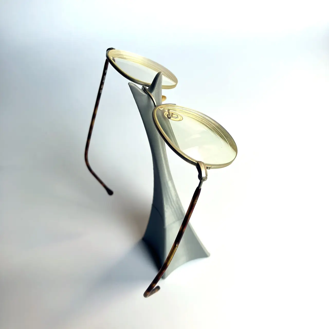 Organic Design Eyeglasses Stand Square base | Desk Accessory | stl | 3D Printable — modelo 3D