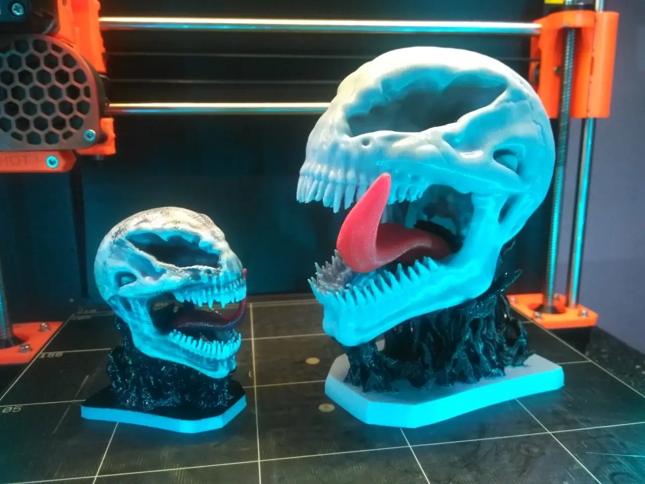 Venom skull with base — modelo 3D