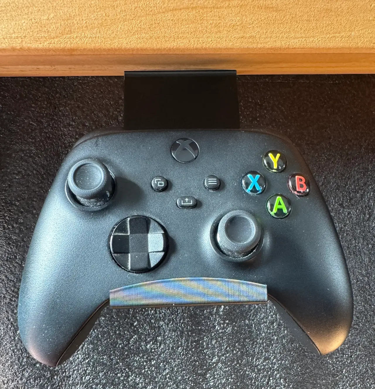 Strong screw-mount under desk Xbox one controller mount — modelo 3D