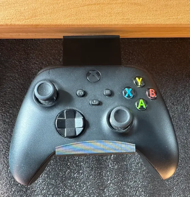 Strong screw-mount under desk Xbox one controller mount — modelo 3D