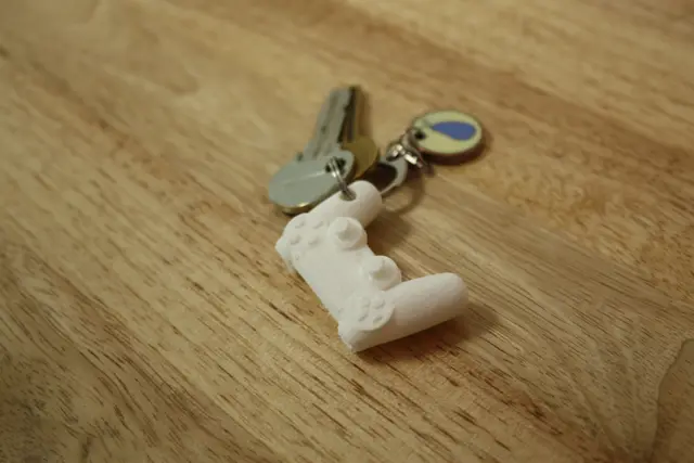 PS4 Controller Keyring — modelo 3D