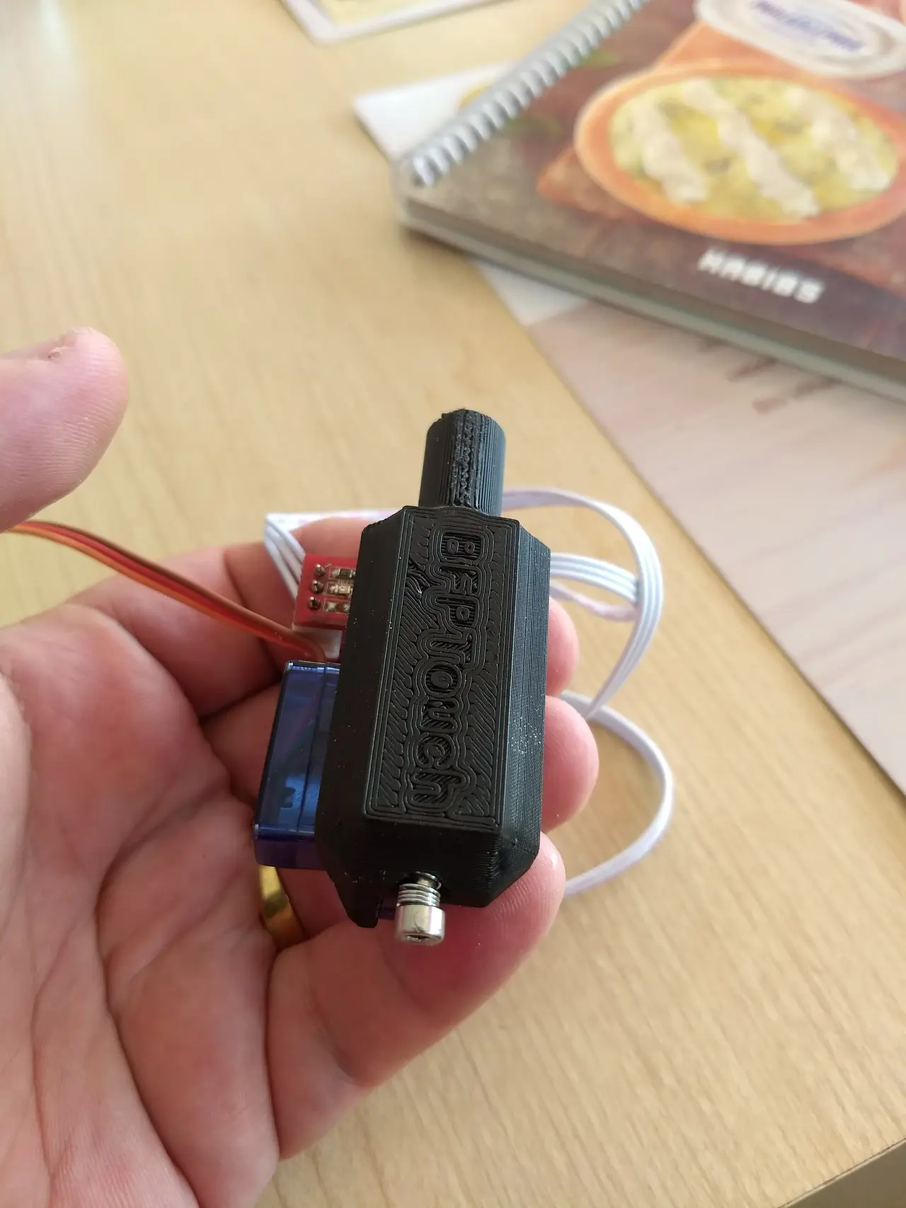 BFPTouch - Poor's man BLtouch. A simple, cheap, neat, precise, compact and reliable any surface Z Proble for bed leveling. — modelo 3D