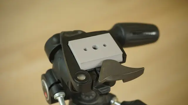 Manfrotto tripods quick release plate — modelo 3D