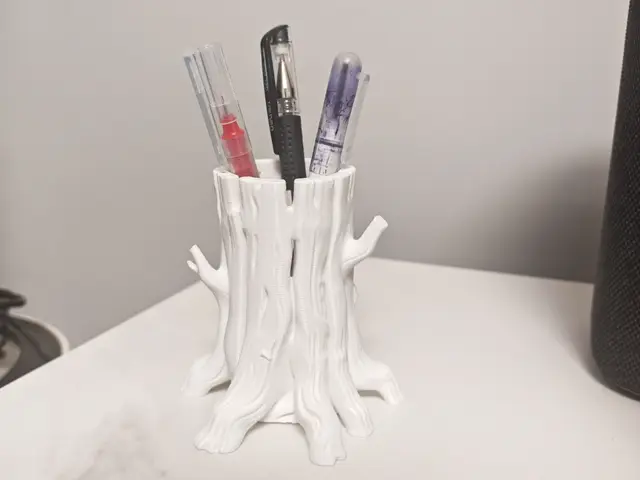 树桩笔筒 — modelo 3D