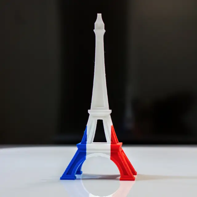 Eiffel Tower - Color (French Flag) — modelo 3D