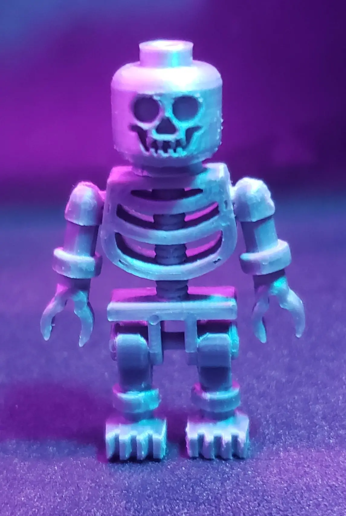 Lego Skeleton Minifigure, 1:1 with Printed Skull Face — modelo 3D