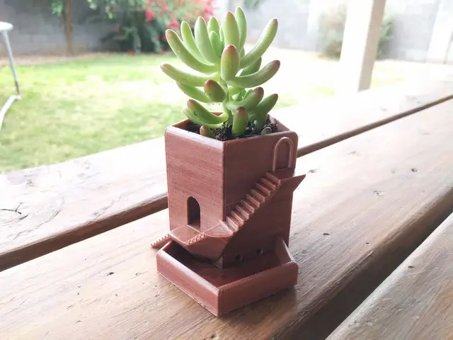 Tower Planter Pot — modelo 3D