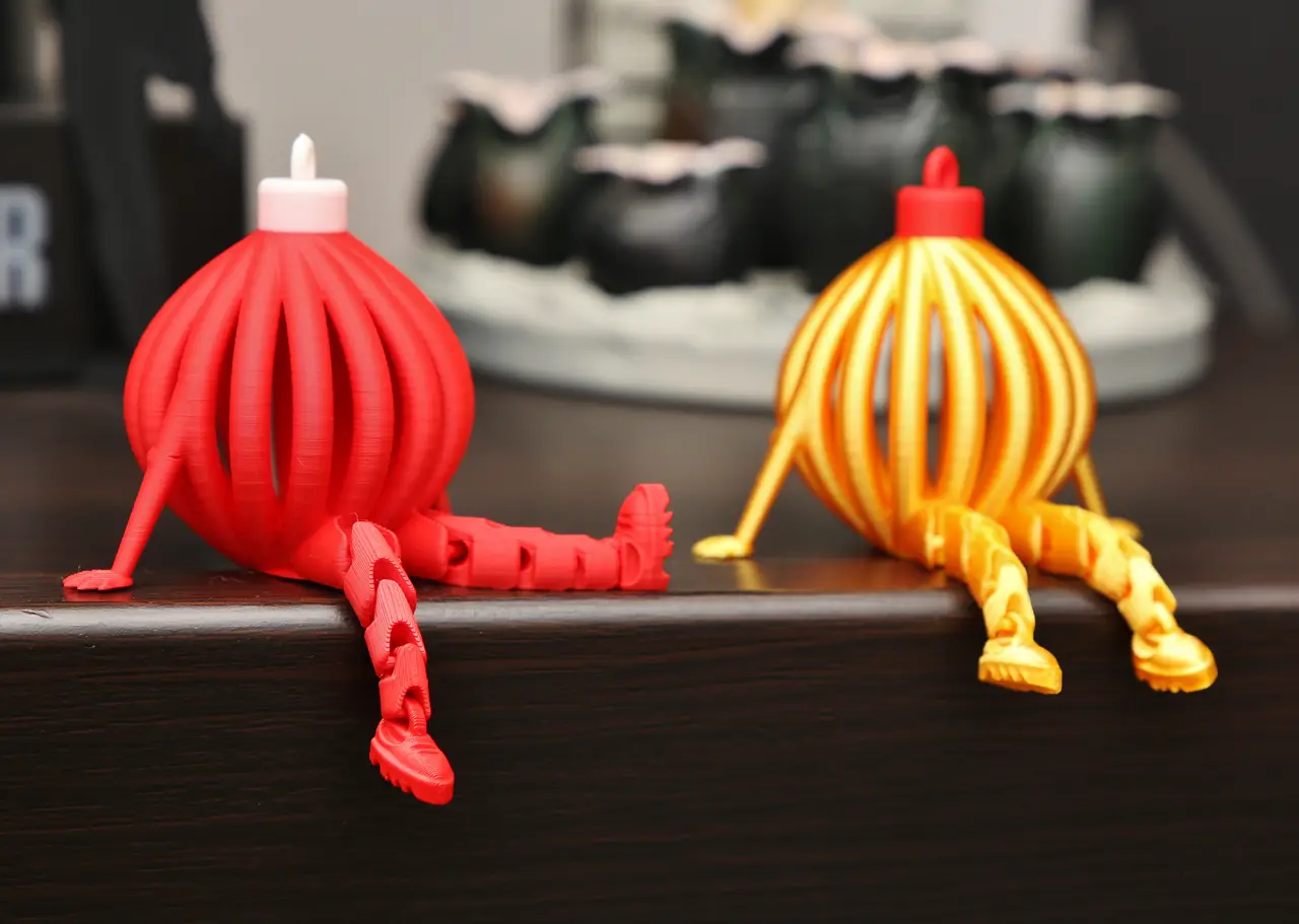Christmas ornament with articulated legs — modelo 3D