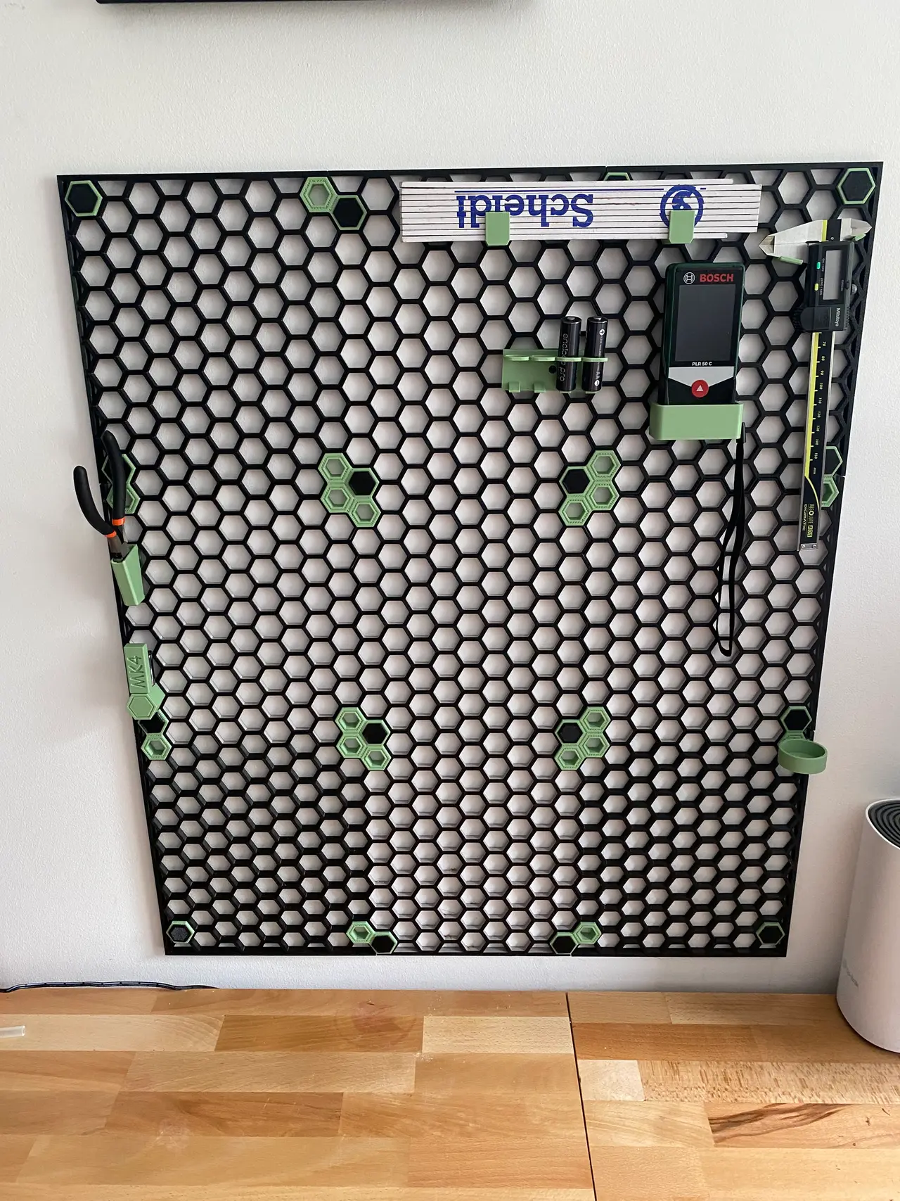 Honeycomb storage wall with borders — modelo 3D