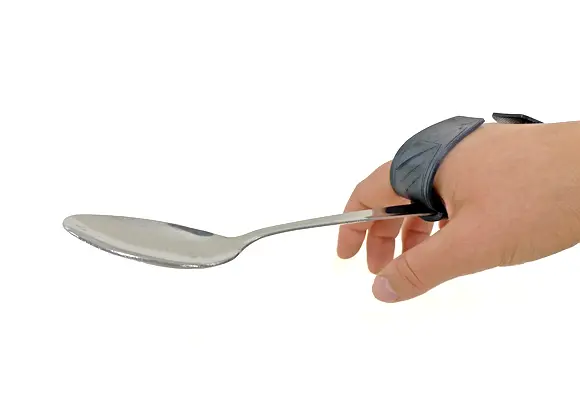 Cuff Utensil Holder – Universal Eating Assistive Grip — modelo 3D