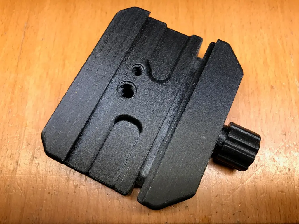 Camera Quick Release Clamp/Tripod mount — modelo 3D
