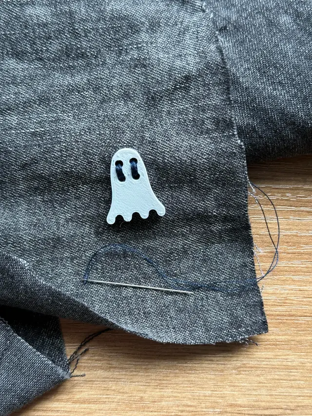 Halloween Ghost Shaped Sewing Button — modelo 3D