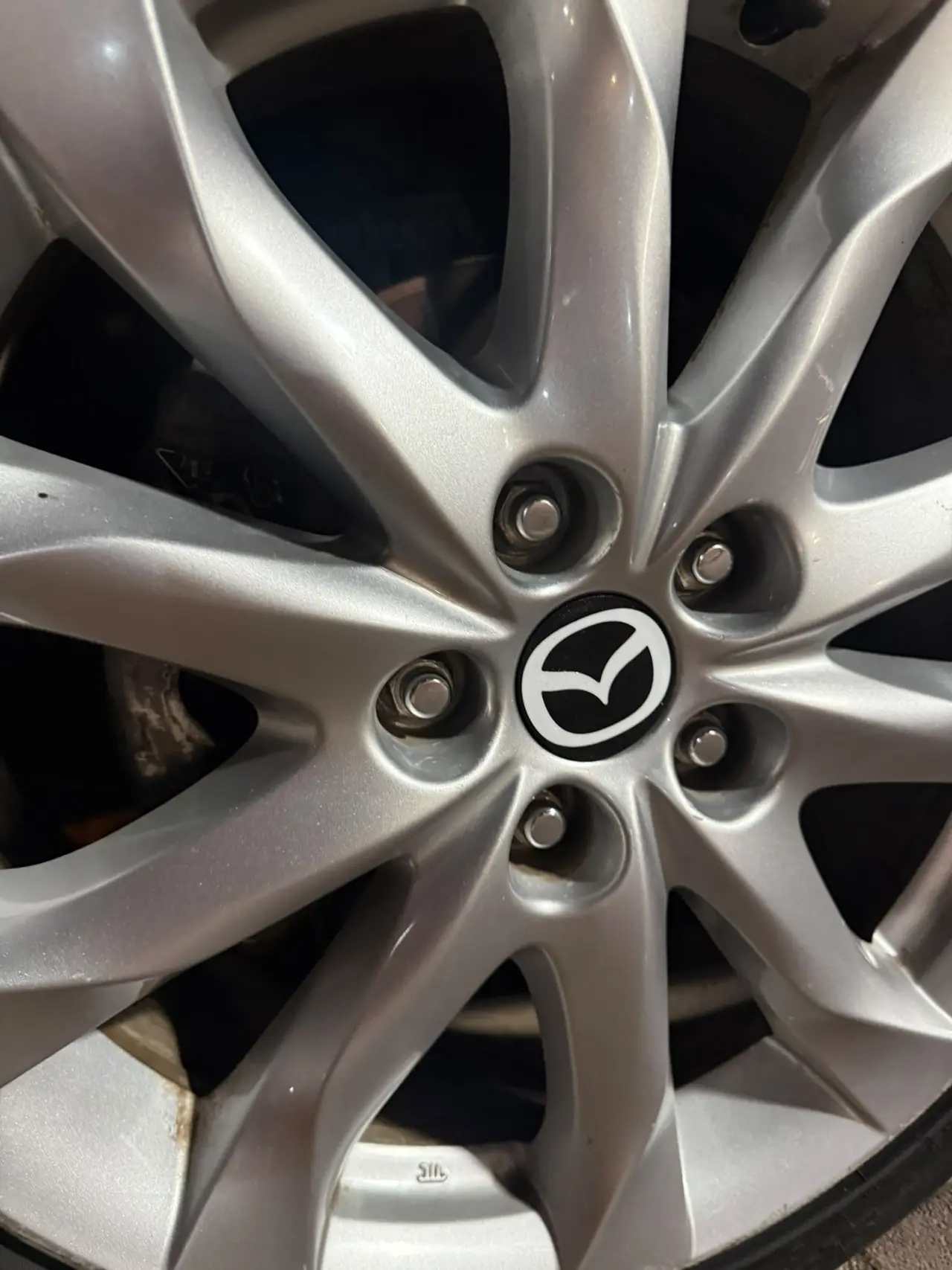 mazda logo 57 mm wheel cap — modelo 3D