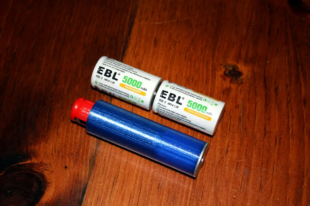 18650 Cell to 2x C-Cell Battery Adapter — modelo 3D
