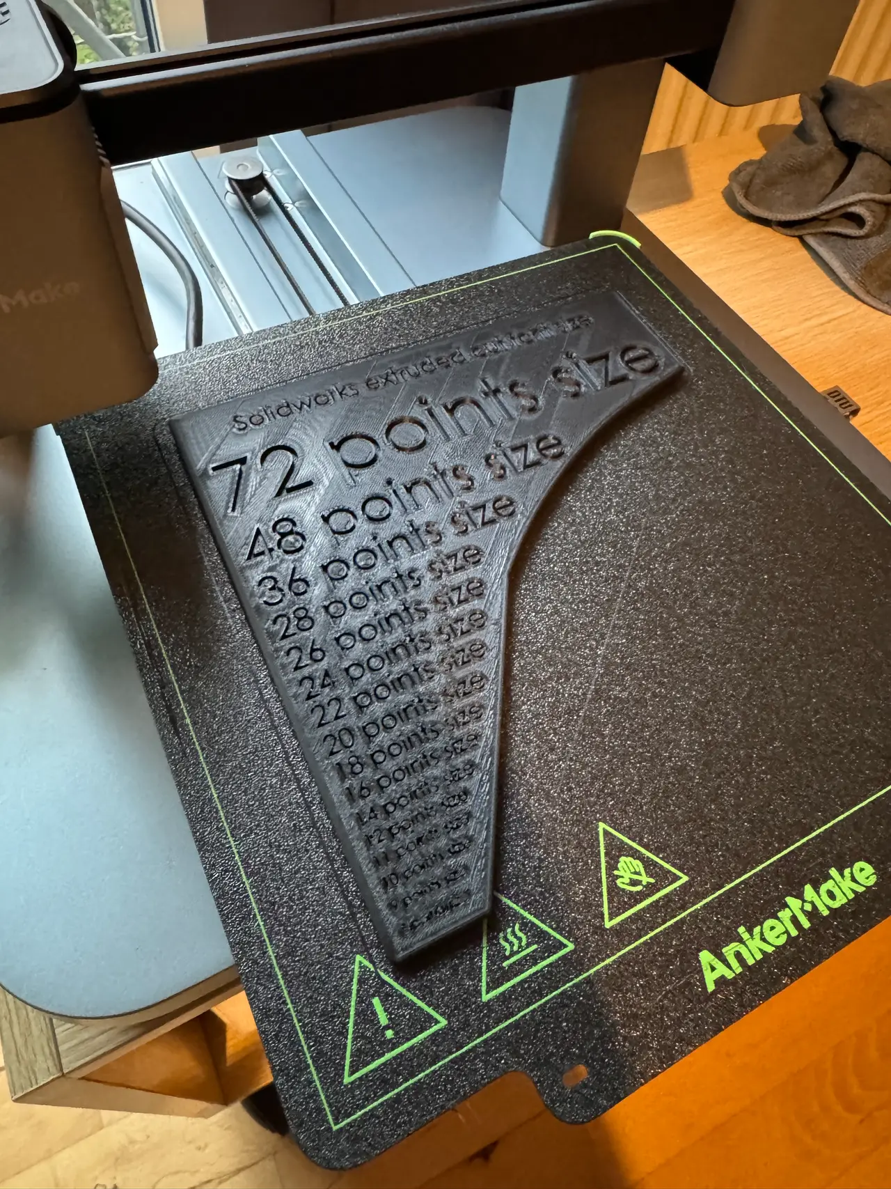 Solidworks extrude cut font size reference — modelo 3D