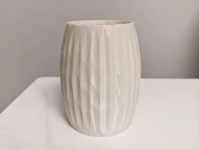 低多面体桶形笔筒 — modelo 3D