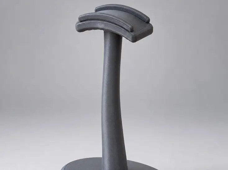 Eleganter Kopfhörerständer mit ovalem Standfuß — modelo 3D