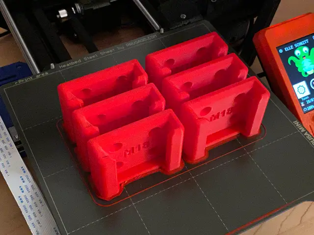 Milwaukee M18 Battery Holder — modelo 3D