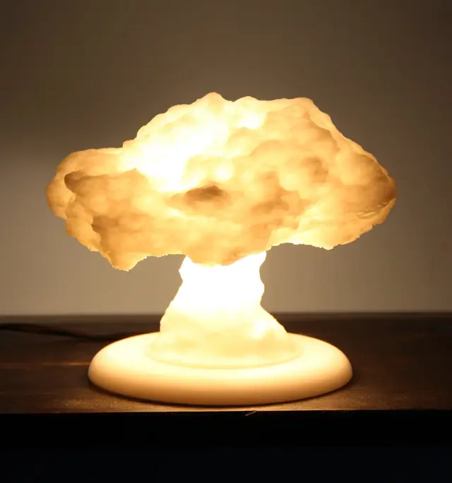 Nuke Lamp with stand (lamp base) — modelo 3D