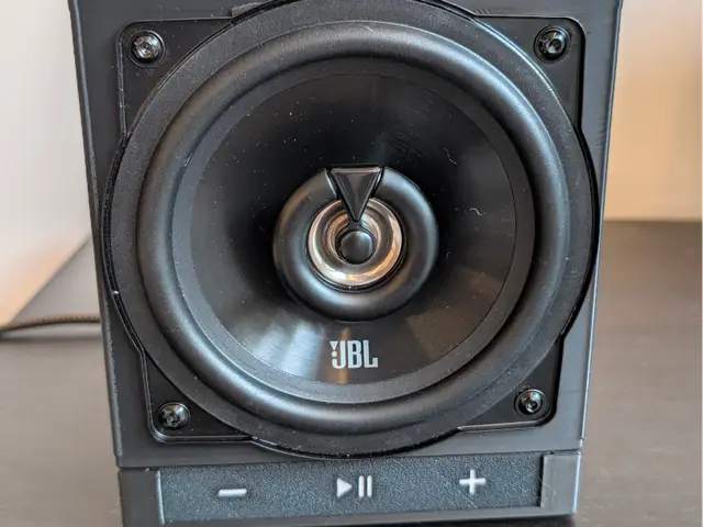 Loud-ESP32-S3 Wi-Fi Speaker with Touch Buttons — modelo 3D