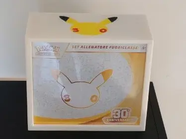 Pokémon 30th Celebration ETB Display Case-Pikachu — modelo 3D