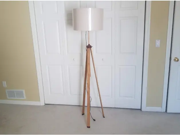 Tripod Floor Lamp — modelo 3D