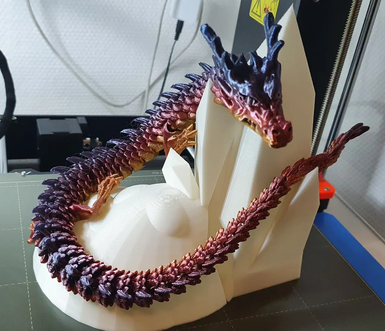 'Gem rock' mount for your articulating dragon — modelo 3D