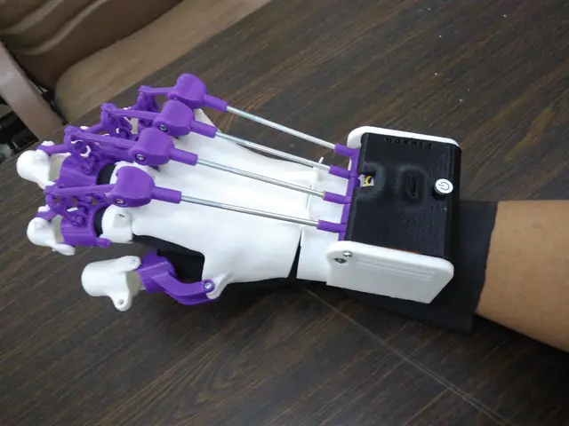 CRE-006 Flexon Power Grip Exoskeleton — modelo 3D