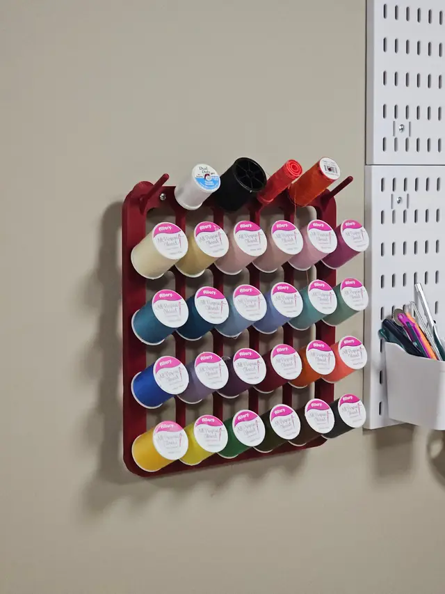 Sewing thread spool wall rack — modelo 3D