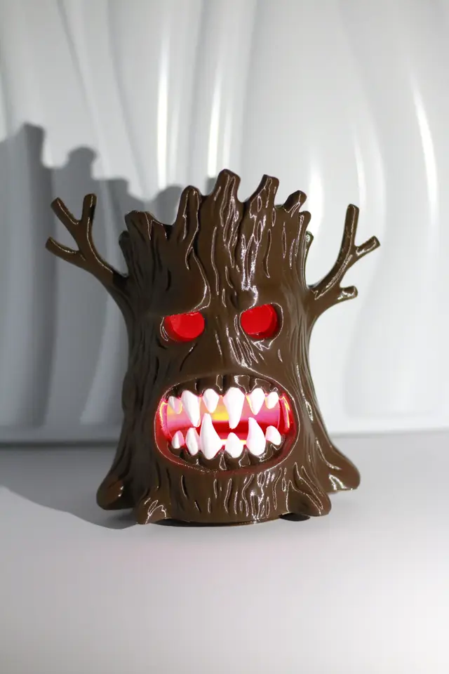 Spooky Monster Tree Lamp — modelo 3D