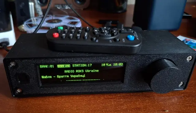 ESP32 radio EVO3 enclosure — modelo 3D