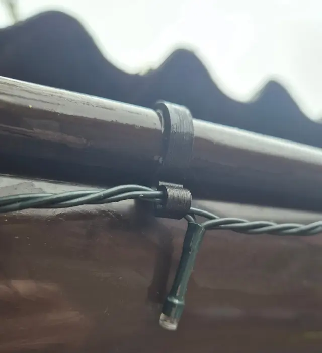 RG100 Gutter Clip for String Lights | Regenrinnen Clip für Lichterketten — modelo 3D
