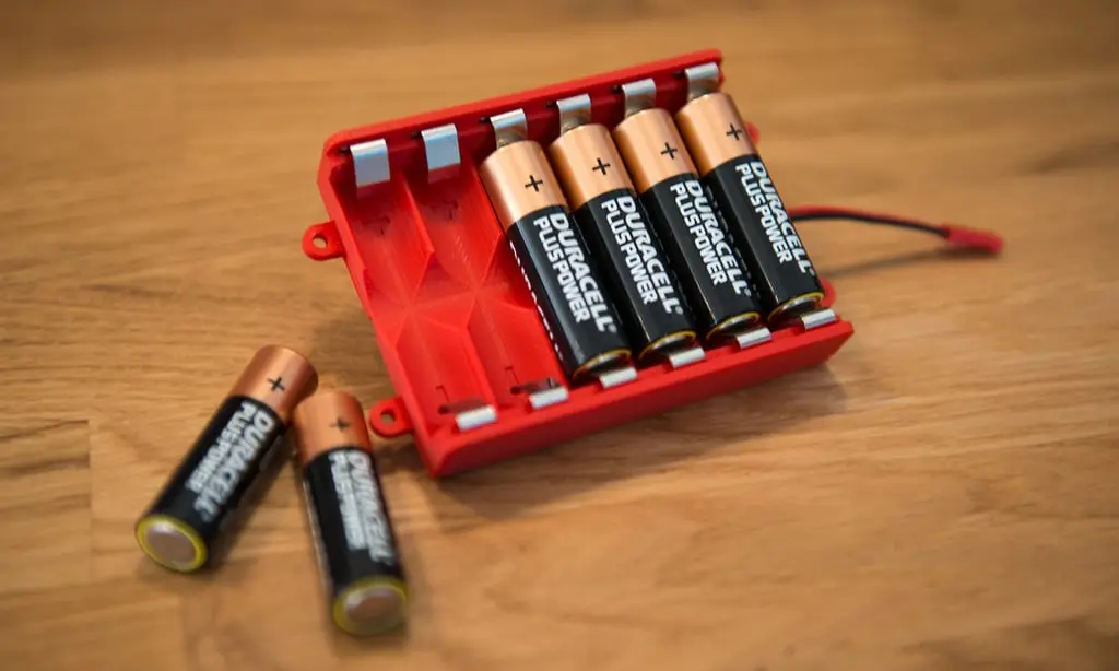 Battery box for AA cells — modelo 3D