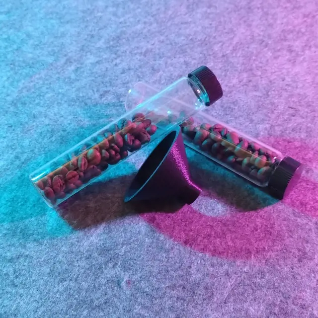 Funnel for 27 mm OD vials with 18 mm opening — modelo 3D