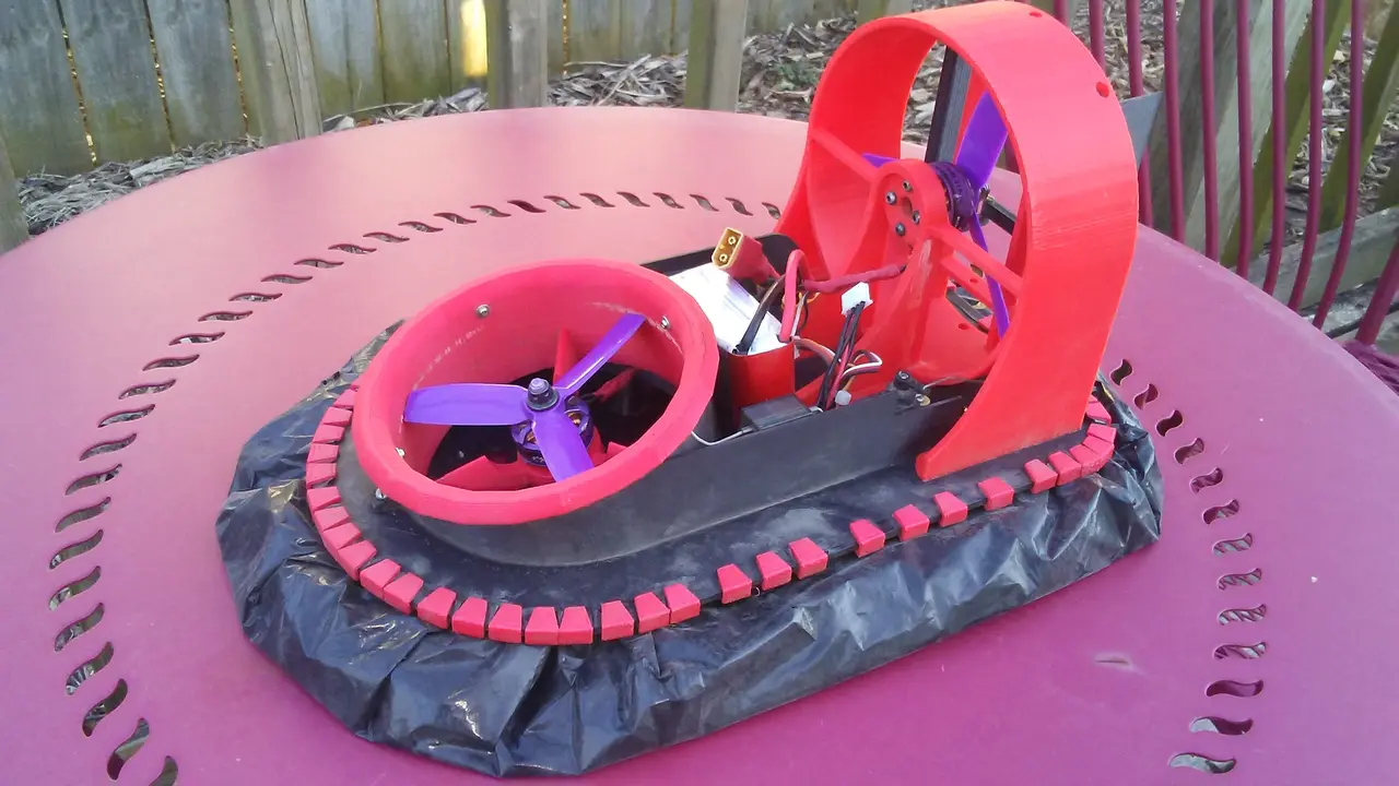 Brushless R/C Racing Hovercraft — modelo 3D