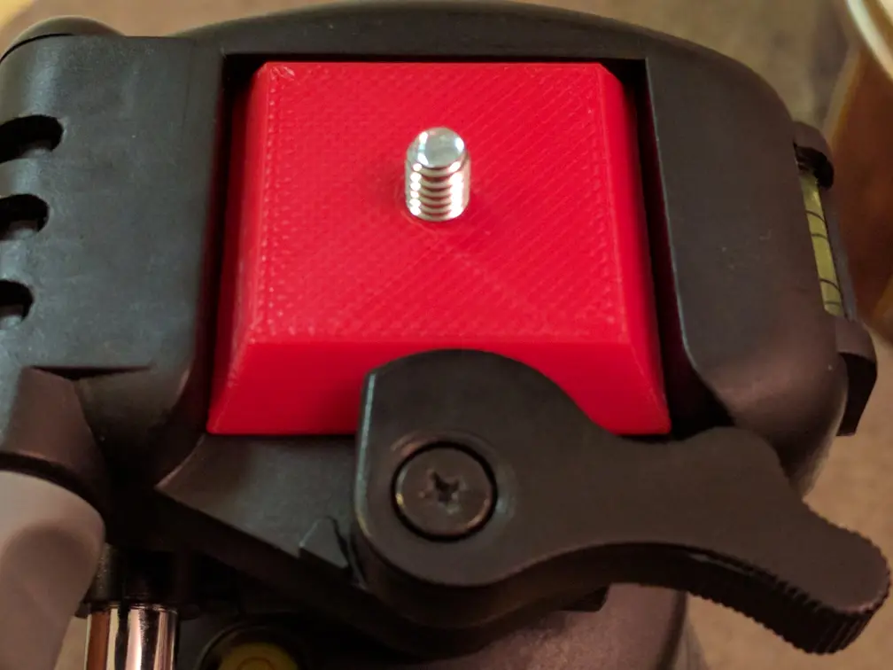 Removable tripod mount — modelo 3D